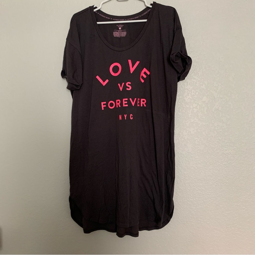 🆕 Victoria's Secret "LOVE VS FOREVER" Sleep Shirt